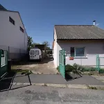 Cely Dum S Vybavenou Kuchyni, Koupelna S Virivkou